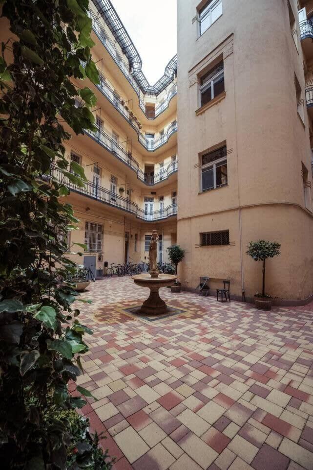 Renovated Design Apartment Close To The Danube Budapest Exteriör bild