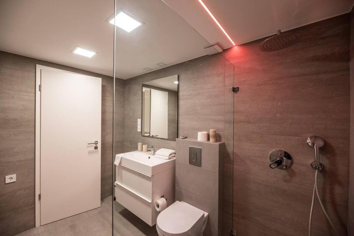 Renovated Design Apartment Close To The Danube Budapest Exteriör bild