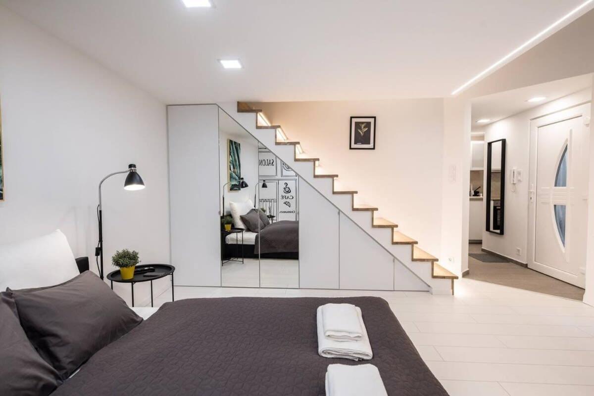 Renovated Design Apartment Close To The Danube Budapest Exteriör bild