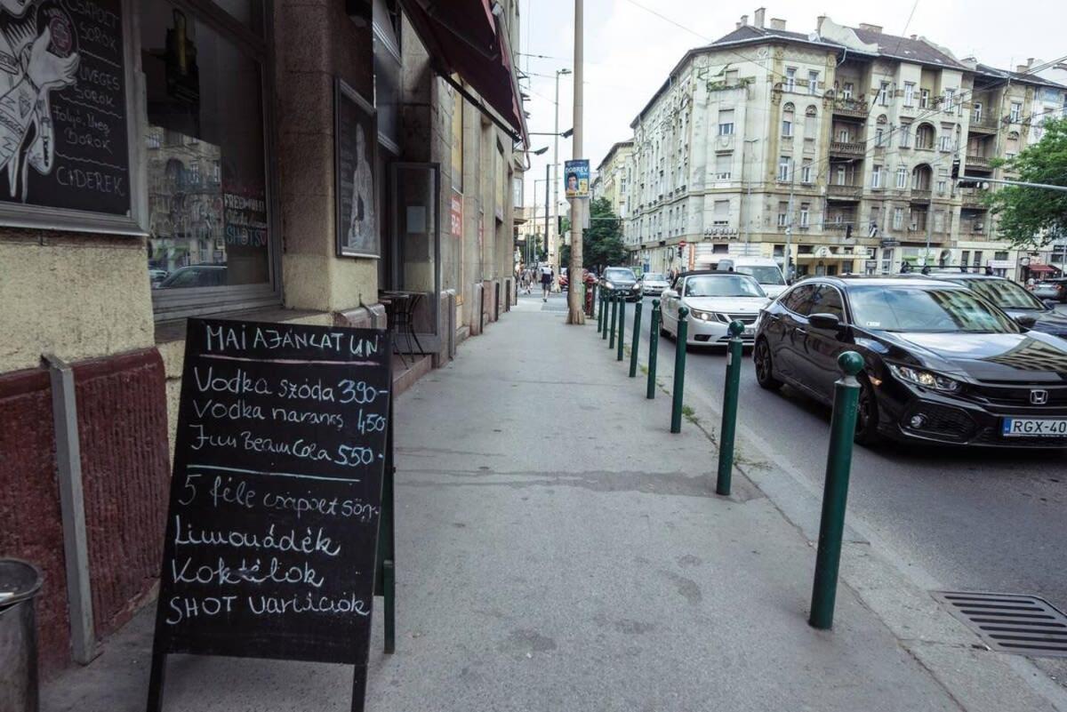 Renovated Design Apartment Close To The Danube Budapest Exteriör bild